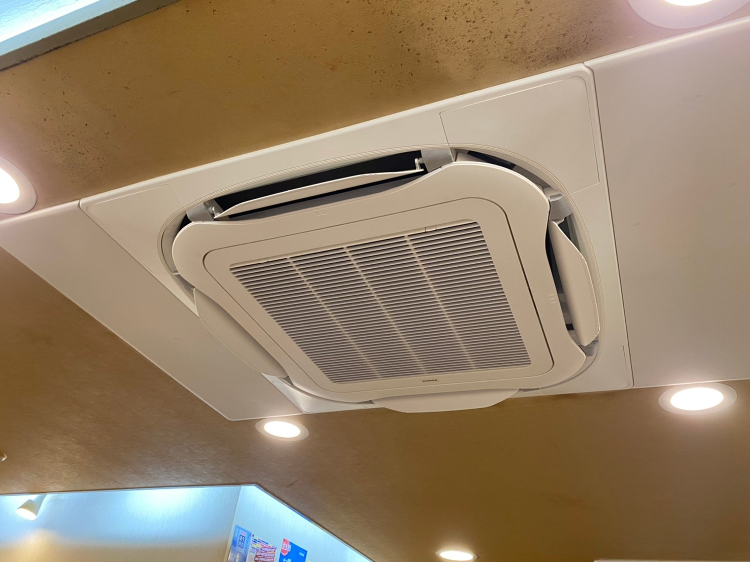 京田辺 テンカセ4方向エアコン 入替工事