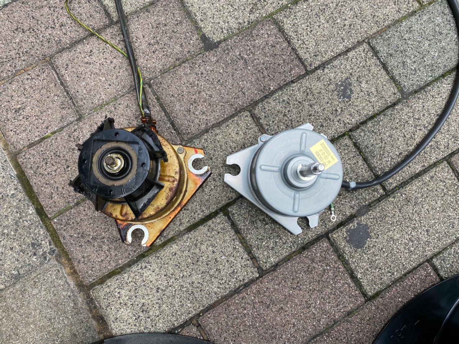 京都市 某飲食店 ファンモーター及びファン交換 【fabs株式会社】